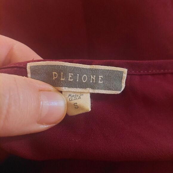Pleione Women's Blouse in Burgundy - Picture 6 of 6